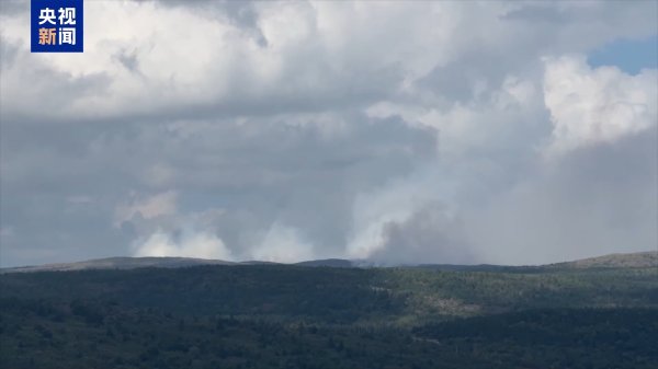辉煌优配 加拿大山火持续燃烧 百余栋房屋被毁 数千名居民撤离